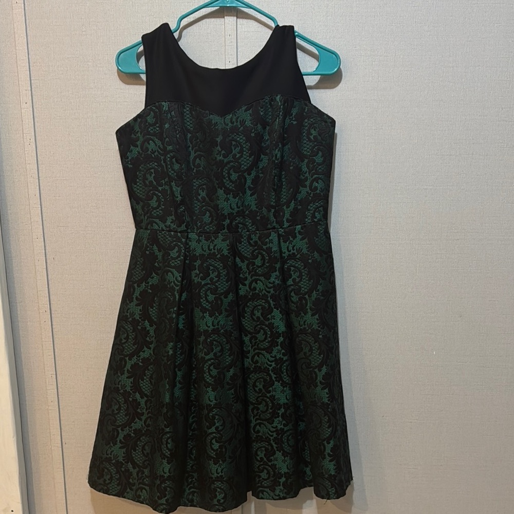 Studio One Black and Green Midi Dress